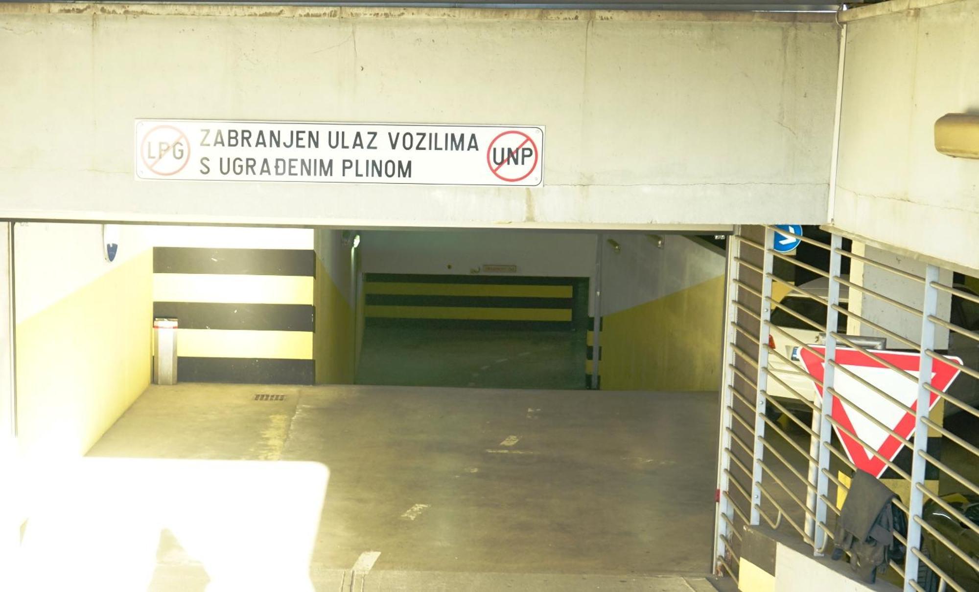 スプリトBura2 , With Private Parking In The Garageアパートメント エクステリア 写真
